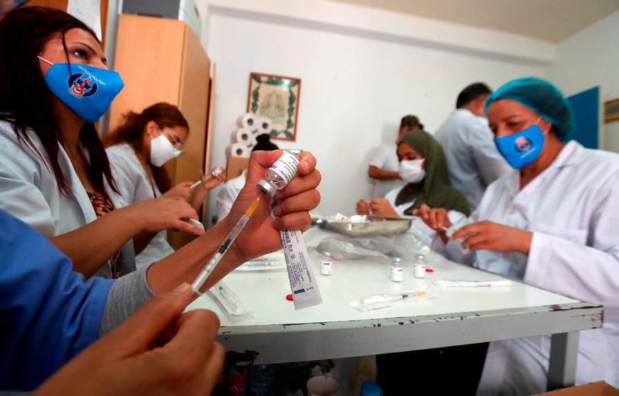 Túnez bate su récord diario de vacunación con más de 551.000 dosis