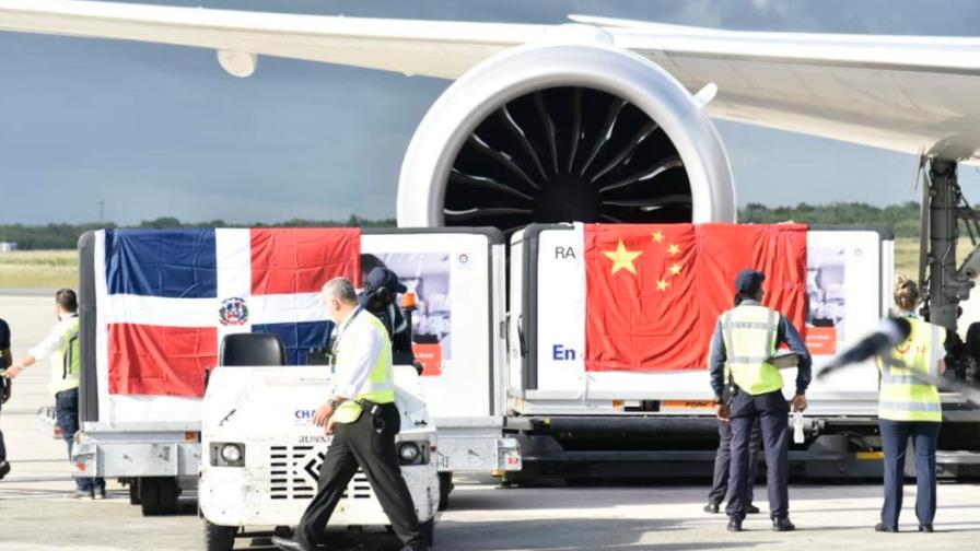 Transporte de las vacunas anticovid de este miércoles costó US$1.2 millones Transporte de las vacunas anticovid de este miércoles costó US$1.2 millones