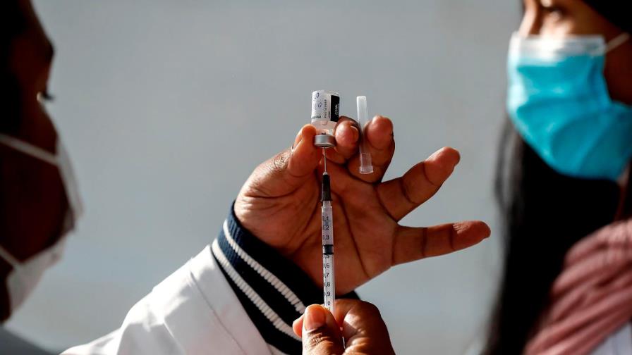 No vacunados tienen el doble de posibilidades de reinfectarse con COVID-19, según estudio