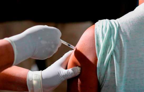 Santiago aún no rebasa el 50 % de vacunados con la segunda dosis