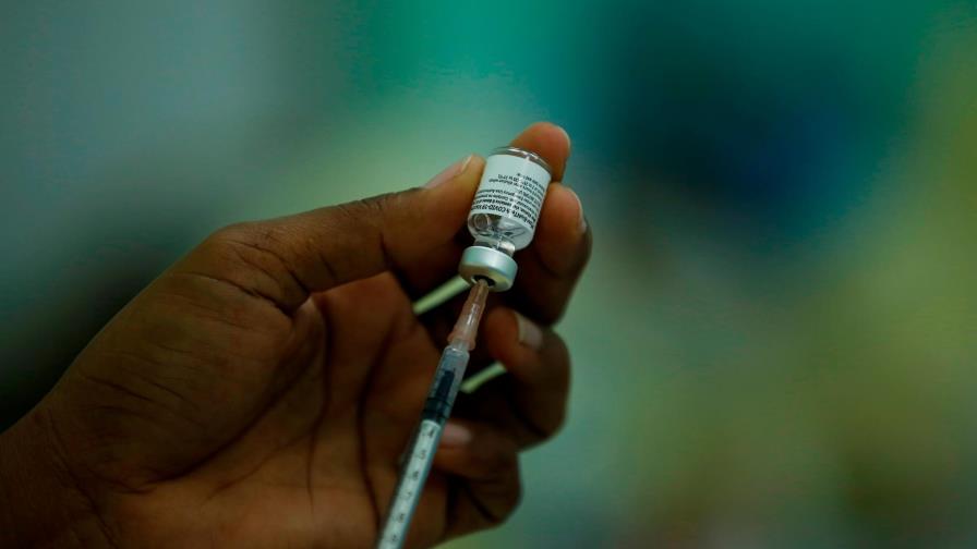 Más de 5,000 millones de dosis de vacunas contra el COVID-19 fueron administradas en el mundo
