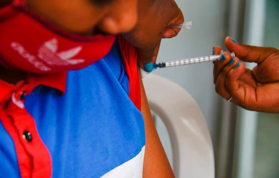Más de la mitad de la población meta está completamente vacunada en República Dominicana