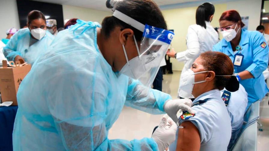 Ministro de Salud asegura cuando arriben a RD grandes partidas de vacunas “proceso será abierto”