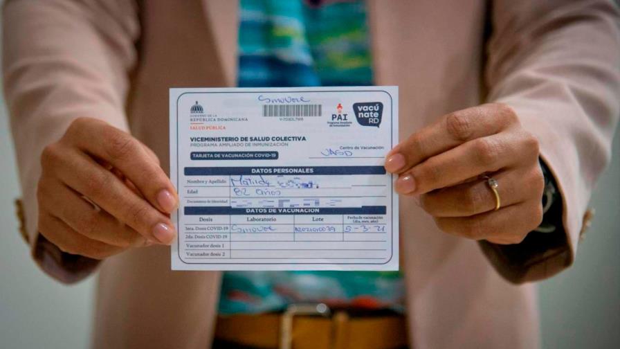 #DictaduraSanitariaRD: usuarios atacan en redes requerimiento de tarjeta de vacunación 