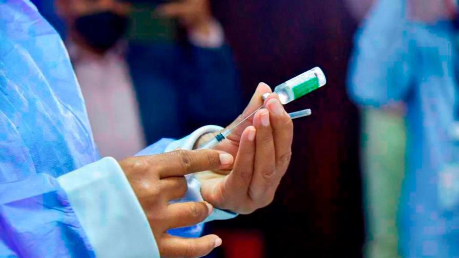 A casi un año de vacunación anticovid se han aplicado más de 8,100 millones de dosis en el mundo 