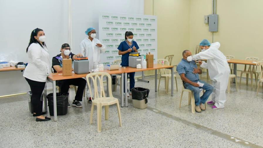 Poca asistencia en jornada de vacunación de la Universidad Pedro Henríquez Ureña