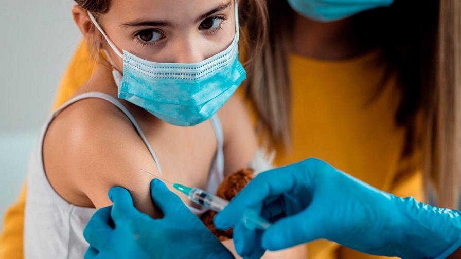 Sociedad de Pediatría pide que vacuna administrada a niños sea de eficacia y seguridad demostrada