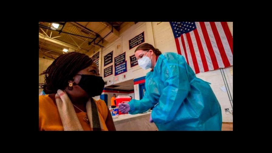 Juez de Estados Unidos permite a universidad exigir vacuna anticovid a sus estudiantes