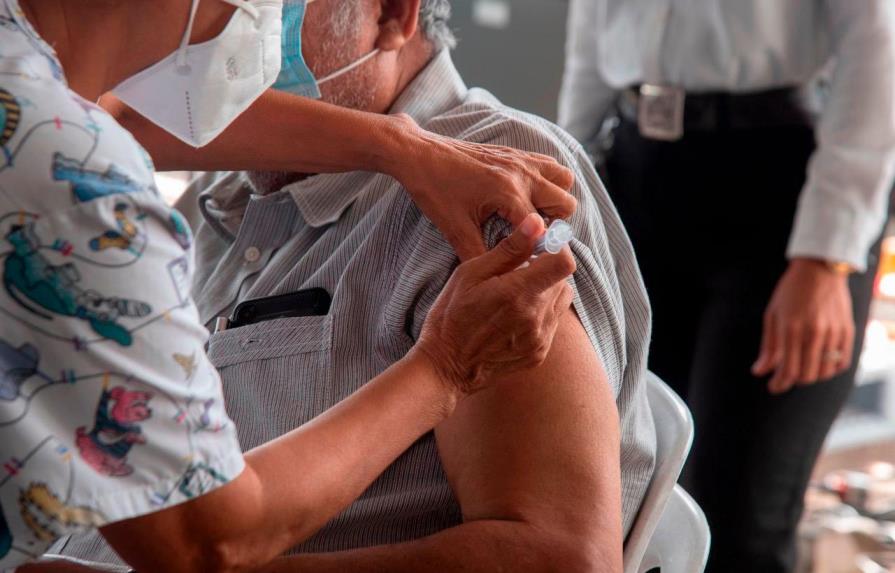 Cruz Roja afirma que ómicron es la “última prueba” del peligro de desigualdades mundiales en vacunación
