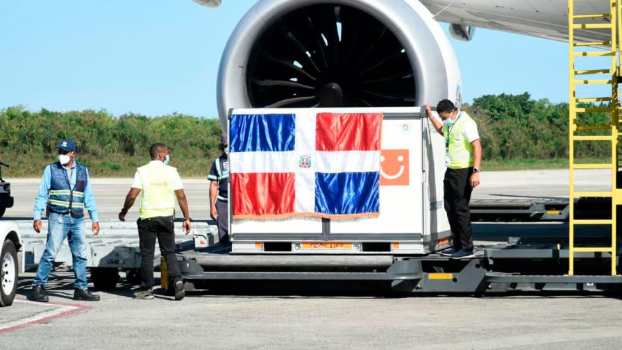 Nuevo lote de vacunas contra COVID-19 llegará esta tarde a República Dominicana