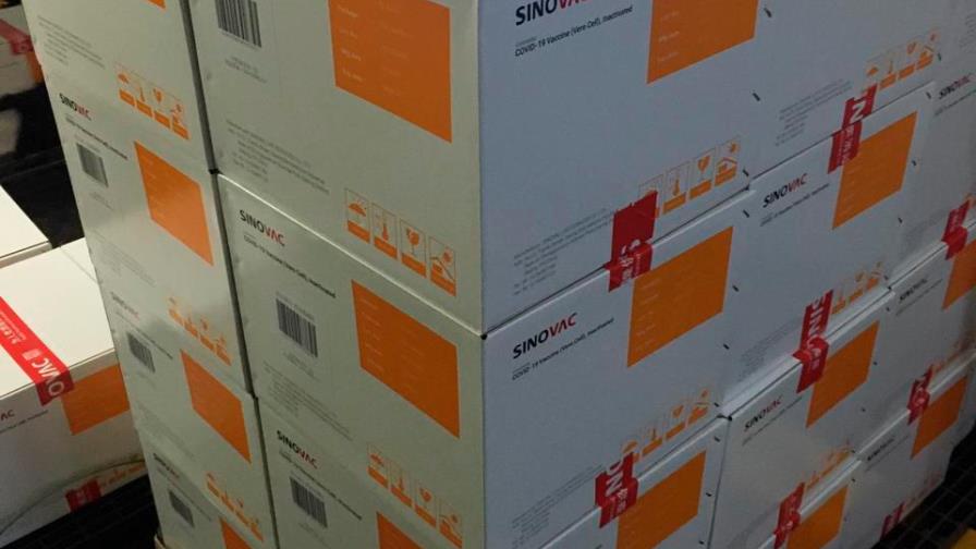 Dieciocho provincias recibieron este miércoles vacunas Sinovac