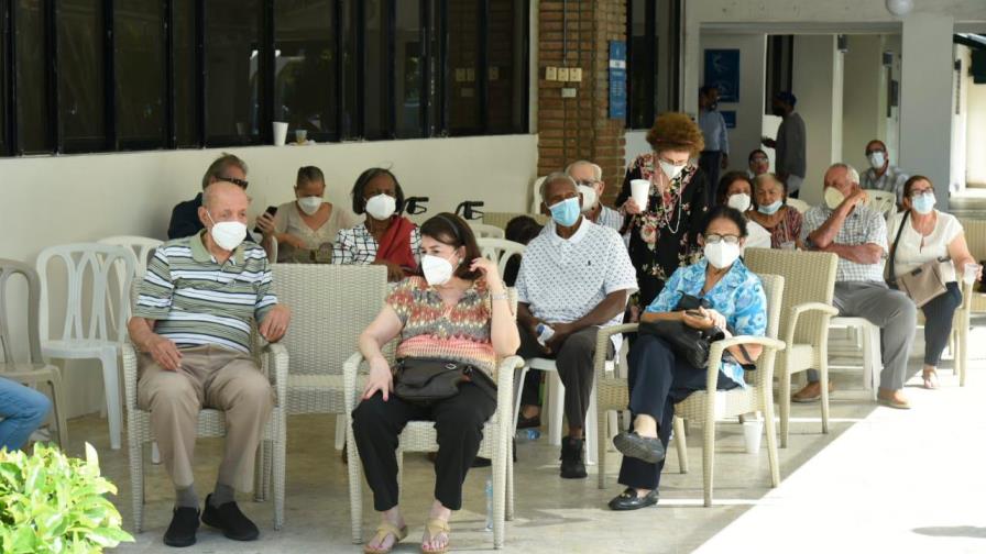 Proceso ha sido “exitoso”, pero se acabaron las vacunas COVID-19 en el Club Naco Proceso ha sido “exitoso”, pero se acabaron las vacunas COVID-19 en el Club Naco