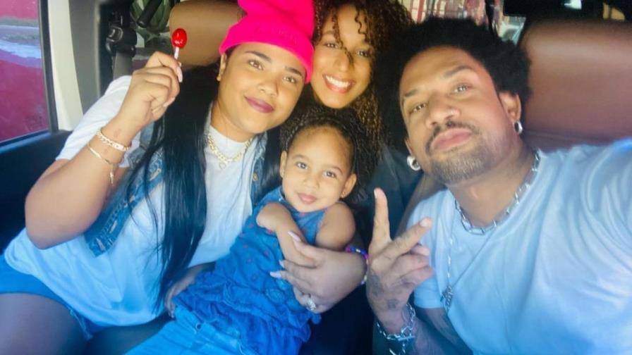 ¡Madurez! Vakeró comparte imagen con Martha Heredia y su pareja actual