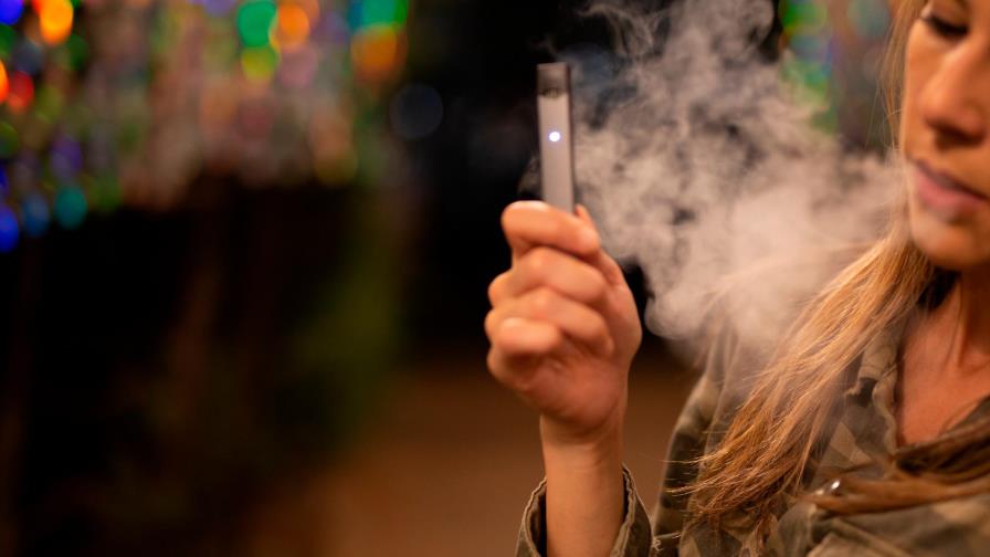 Nueva York ilegaliza los saborizantes de los cigarrillos electrónicos