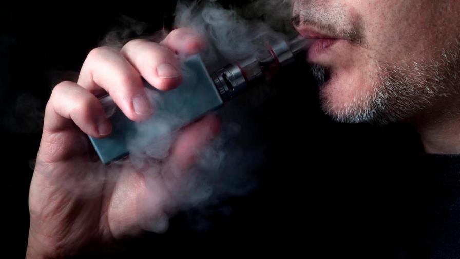 Vapores químicos y no lípidos, causa de daño pulmonar por vapeo según reporte