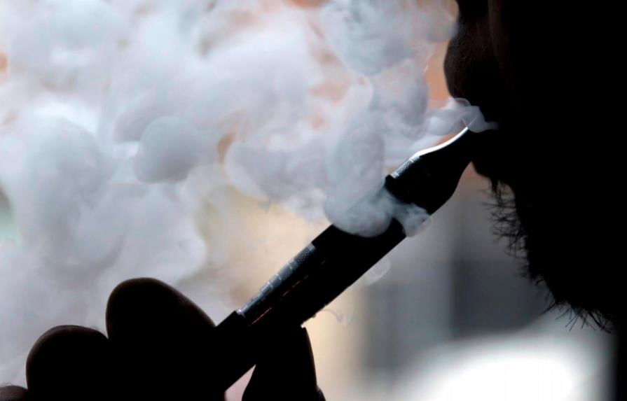 Tribunal suspende prohibir cigarrillos electrónicos de sabores en Nueva York