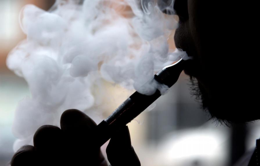 Nueva York aprueba la prohibición de cigarrillos electrónicos de sabores