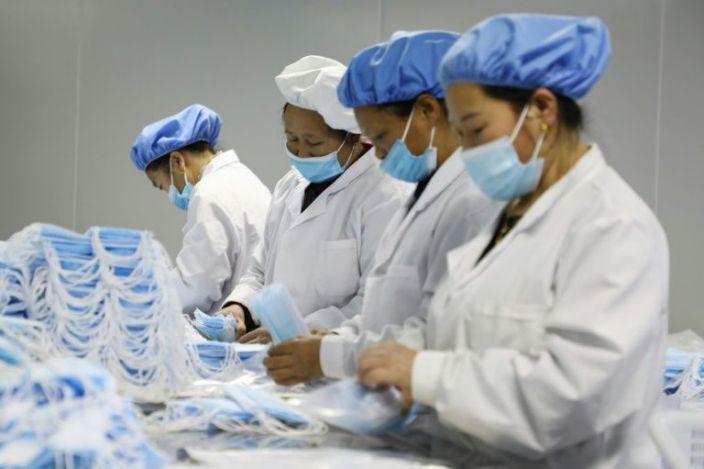 China exportó más de 220,000 millones de mascarillas de protección en 2020