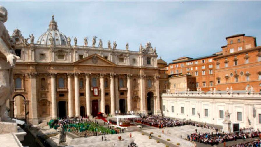 Misteriosa dimisión de un influyente cardenal del Vaticano