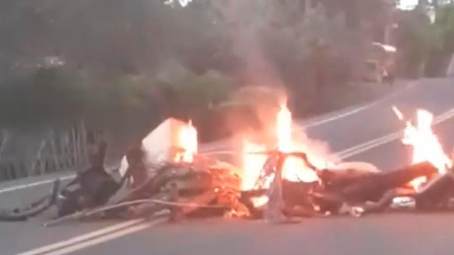 Protestan en carretera de Hato Mayor por falta de energía eléctrica Protestan en carretera de Hato Mayor por falta de energía eléctrica