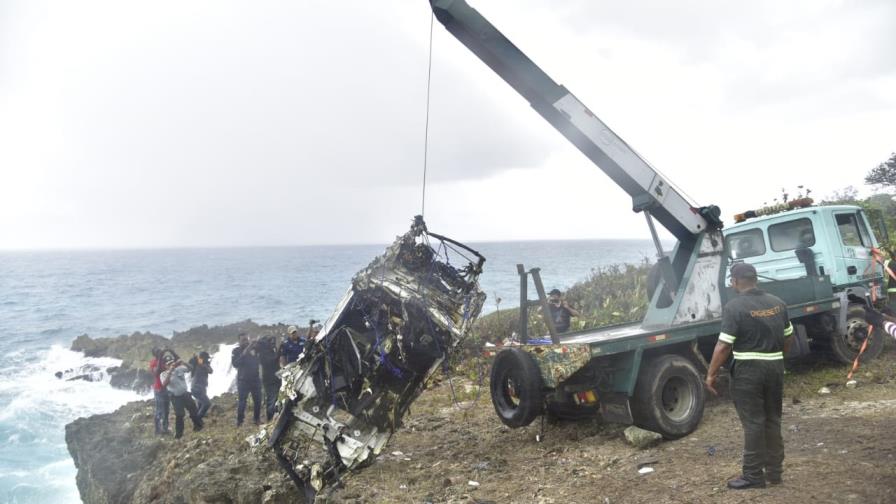 Confirman vehículo recuperado en el mar es el que rentaron pareja neoyorquina