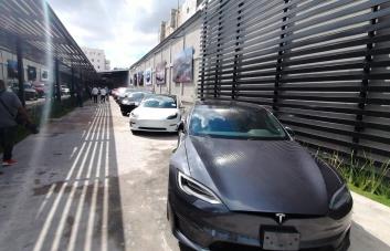 Inauguran primer centro de servicios exclusivo para autos eléctricos en RD