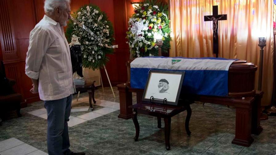 Misa en honor a Ernesto Cardenal enfrenta a sandinistas y a disidentes