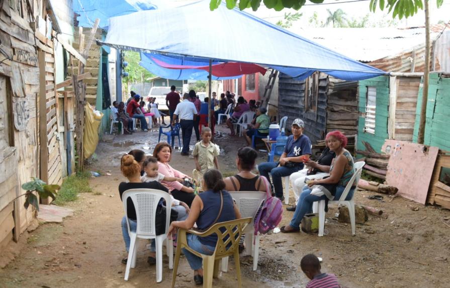 Sepultan madre e hija que murieron en derrumbe en Manoguayabo