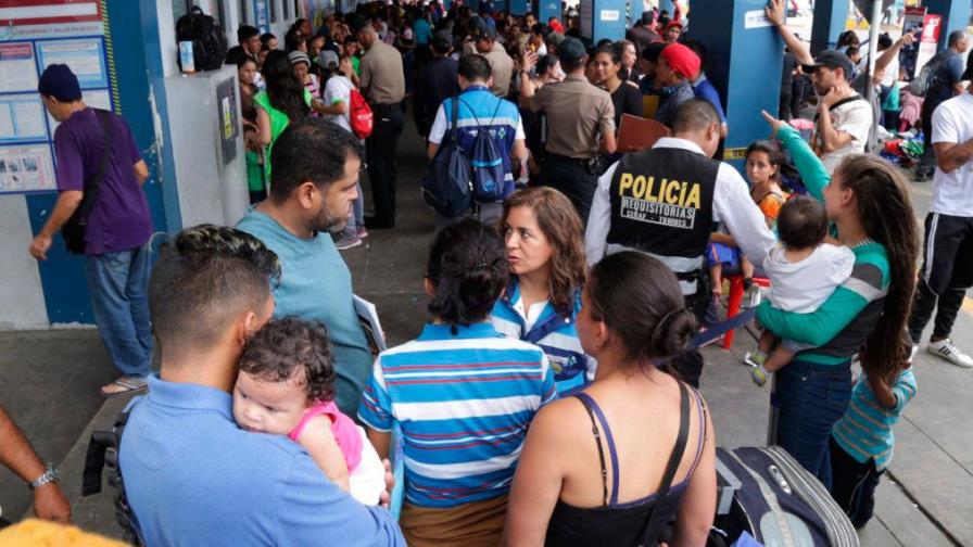 Ecuador acoge a 354,000 venezolanos; este año espera más