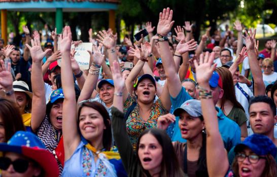 Venezolanos en República Dominicana exigen salida de Maduro