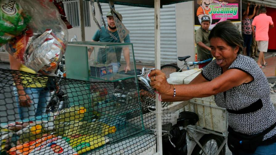 Oposición dice que 50 toneladas de ayudas entraron a Venezuela pese a bloqueo