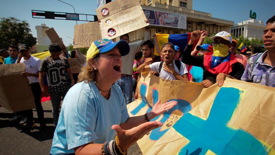 Las calles de Venezuela toman calor en primera protesta convocada por Guaidó Las calles de Venezuela toman calor en primera protesta convocada por Guaidó