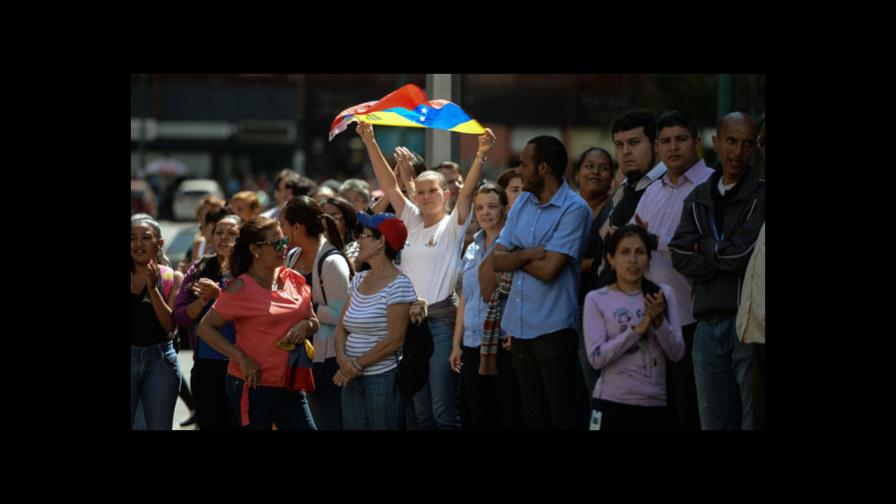 Las calles de Venezuela toman calor en primera protesta convocada por Guaidó