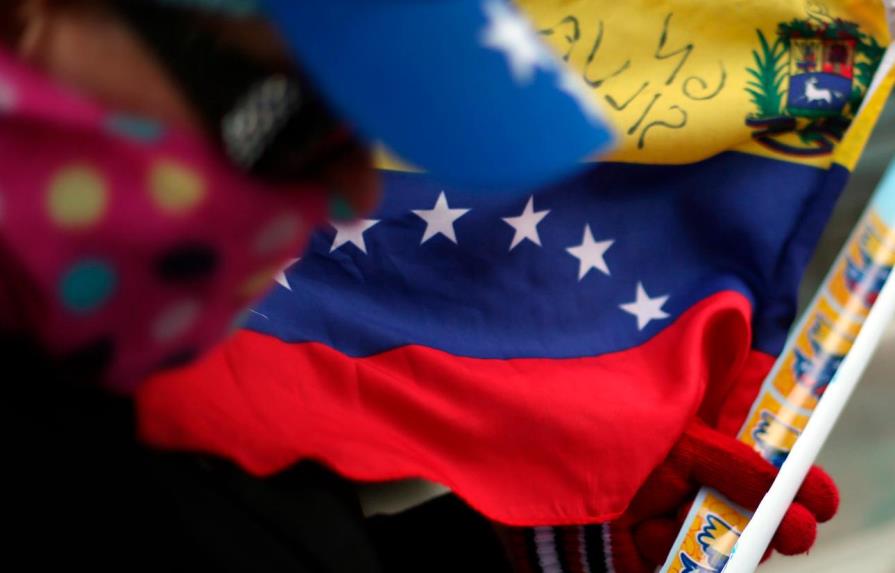 El mundo pide salida pacífica en Venezuela ante la división y las protestas