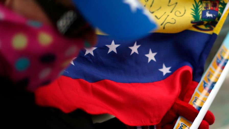 El mundo pide salida pacífica en Venezuela ante la división y las protestas