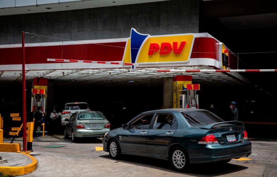 Venezuela aumenta el precio de la gasolina subvencionada un 1,900 %