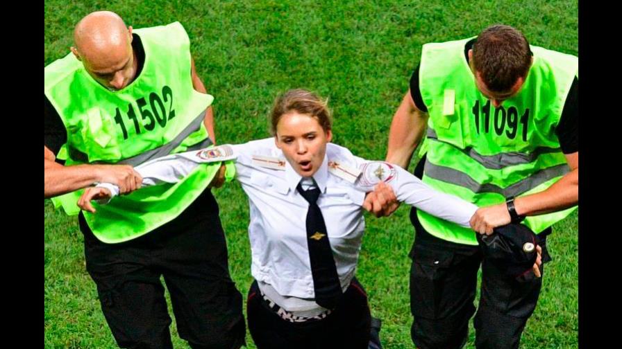 Miembro de Pussy Riot abandona Rusia por la persecución policial