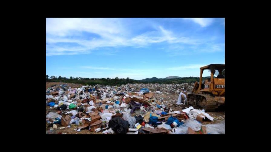 Comunitarios piden al presidente cierre del vertedero de Jarabacoa como regalo de Año Nuevo