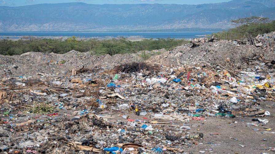 Vengan a Ver: el vertedero que enferma a        la gente y atenta contra el Lago Enriquillo