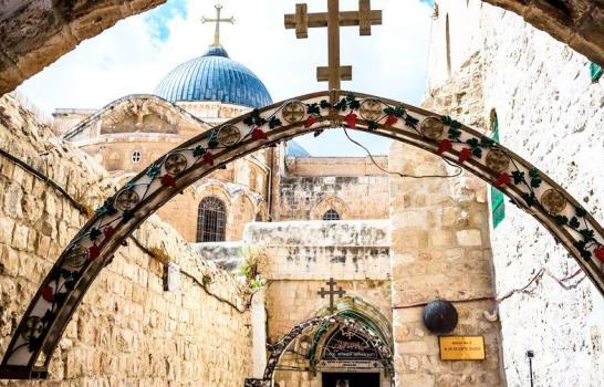 Un viacrucis concurrido conmueve a una Jerusalén apagada por la pandemia Un viacrucis concurrido conmueve a una Jerusalén apagada por la pandemia