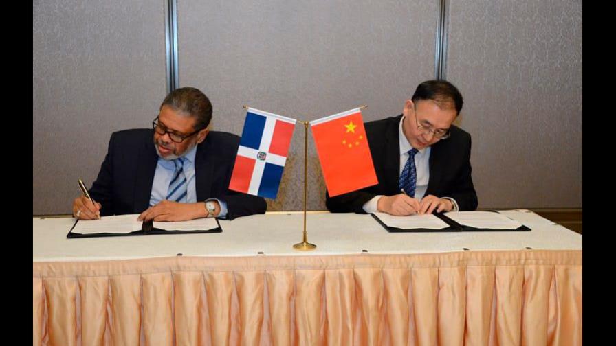 RD y China firman acuerdo para mejorar y fortalecer el sector postal entre ambos países RD y China firman acuerdo para mejorar y fortalecer el sector postal entre ambos países