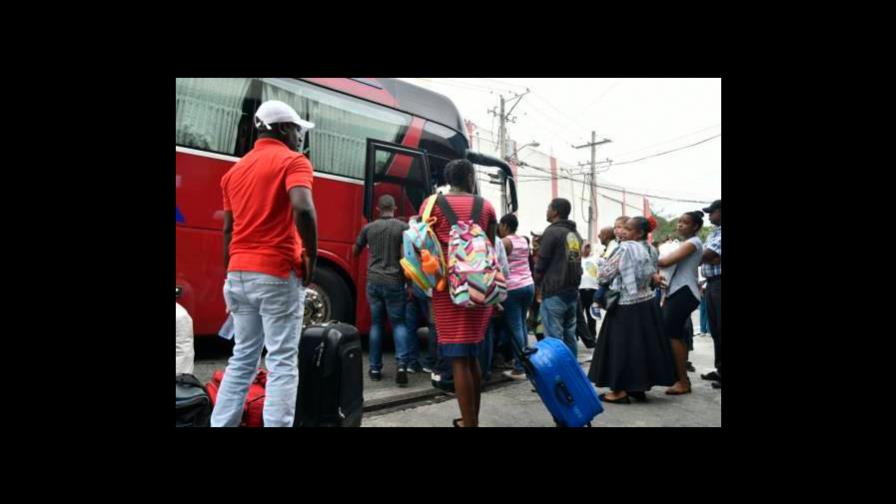Gobierno aclara que solo viajes de particulares y de recreación están prohibidos en Semana Santa