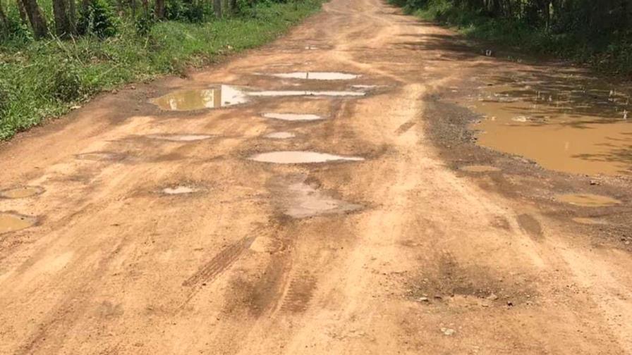 Denuncian las malas condiciones de carreteras de los campos de El Seibo 