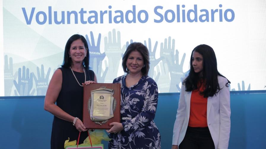 Vicepresidenta Margarita Cedeño se solidariza con los parientes afectados por explosión en Villas Agrícolas