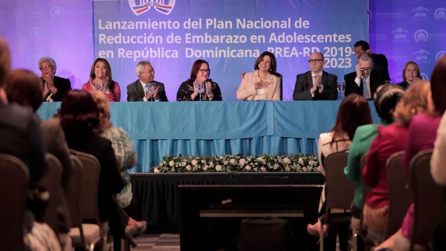 Gobierno presenta plan para reducir los embarazos en las adolescentes 