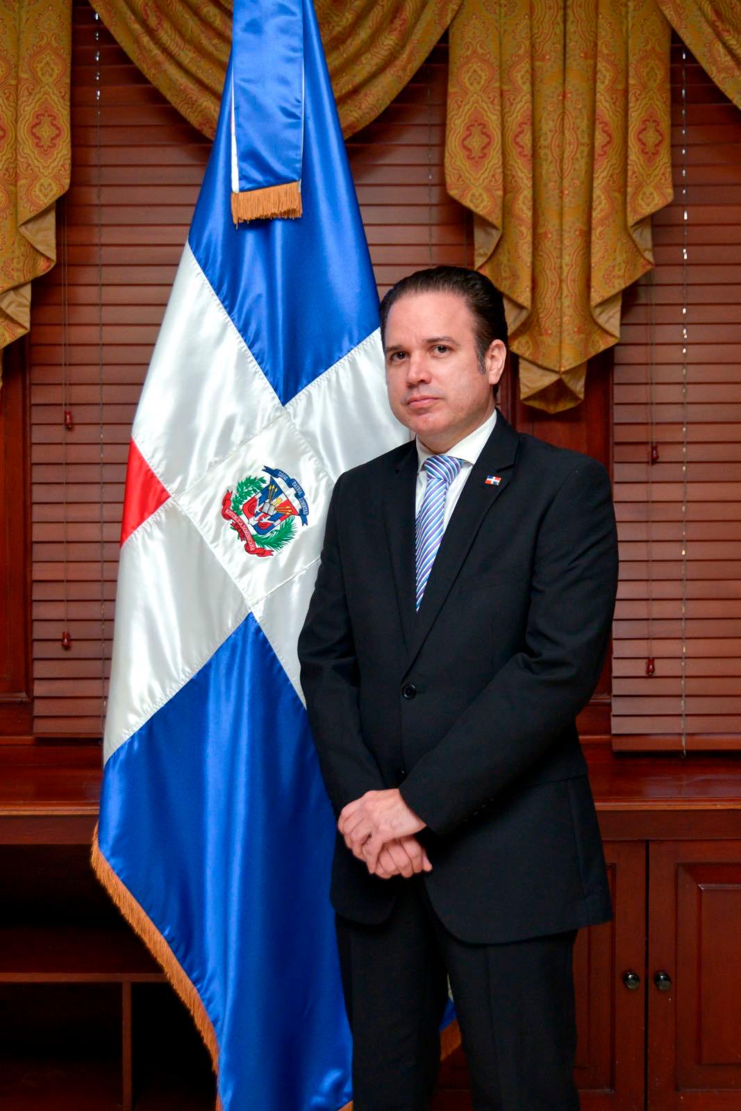 Hugo Rivera, viceministro para Asuntos Económicos y Cooperación Internacional del Mirex.