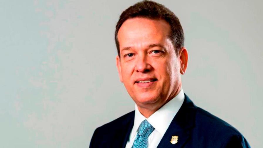 Ministro de Industria y Comercio reporta bienes por  115 millones de pesos