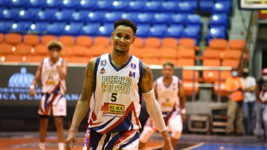 Víctor Liz es electo Jugador Más Valioso del torneo de baloncesto superior de Santiago