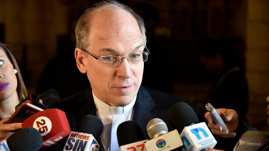Monseñor Víctor Masalles acusa al Gobierno de querer retrasar aprobación del Código Penal 