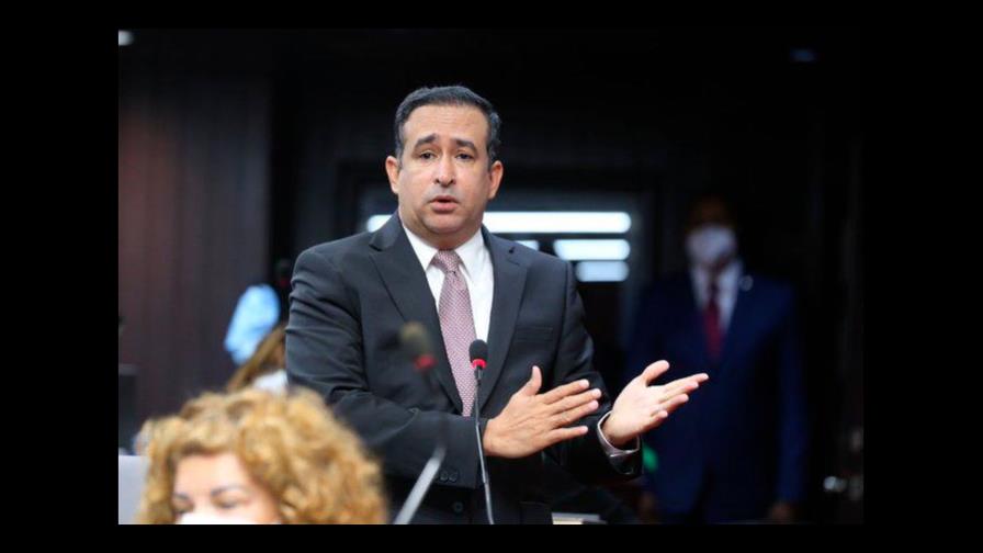 Diputado asegura exigía cumplimiento igualitario de la ley durante fiesta que fue suspendida 